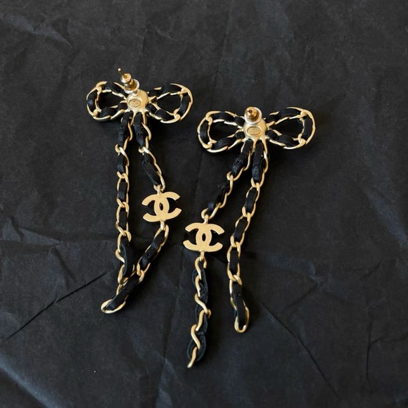 Chanel earrings - Picture 2 of 3